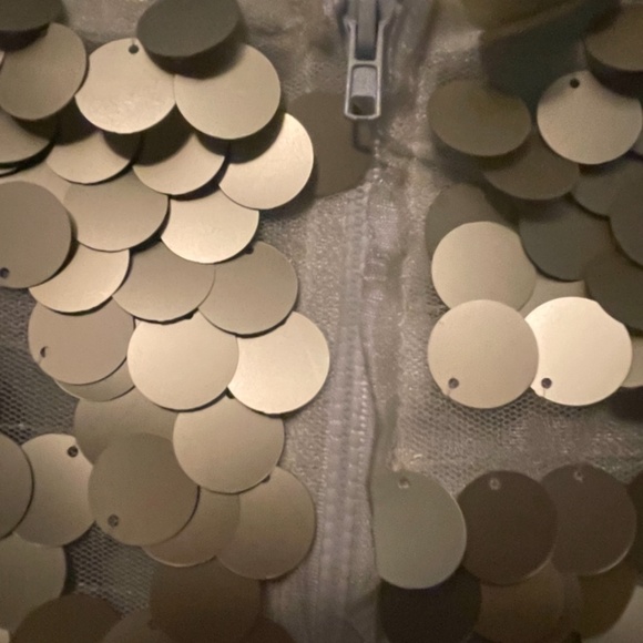 Beautiful Gold Sequin XL Blouse - Picture 4 of 6